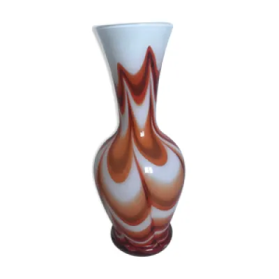 Vase en opaline  murano