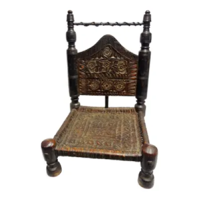 chaise basse traditionnelle - bois