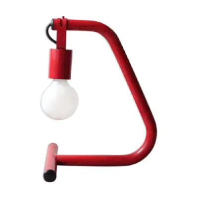 Lampe tubulaire rouge,