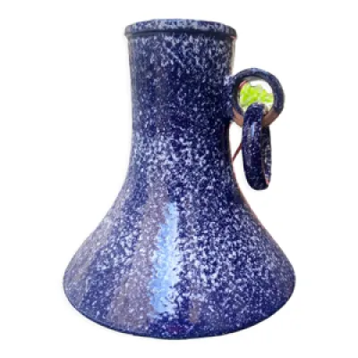 Vase en terre cuite bleu