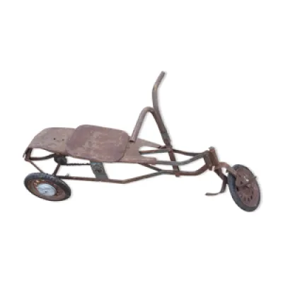 Tricycle en tole début - 1900