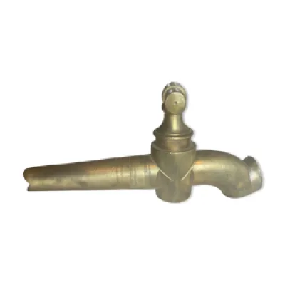 Ancien robinet en bronze