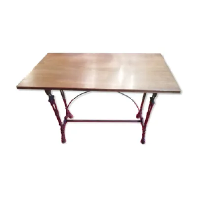 Table de bistrot dessus - fonte bois