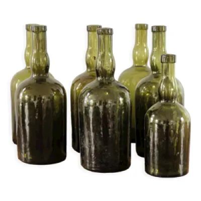 lot de 7 anciennes bouteilles - verre