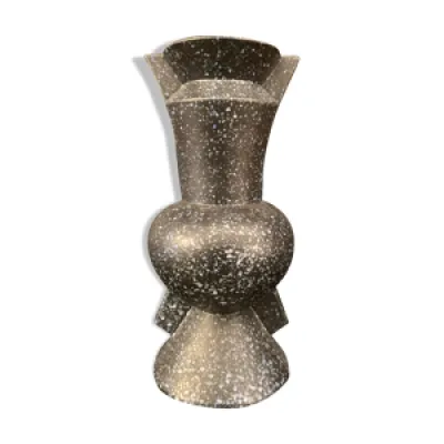 Vase design de forme - claude