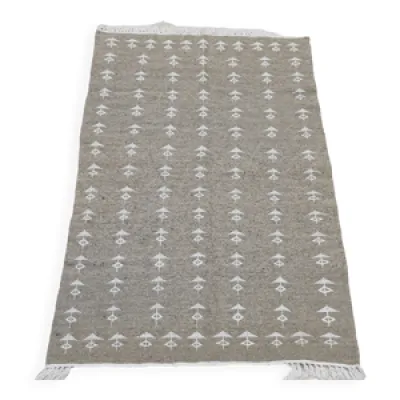 Tapis kilim gris à motifs - blanc main