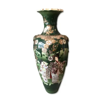 Grand vase en porcelaine - couleur vert dore