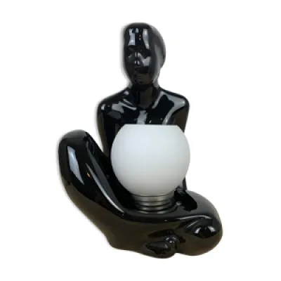 Lampe femme nue céramique - noire globe opaline