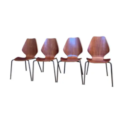 Un ensemble de quatre - chaises 1950