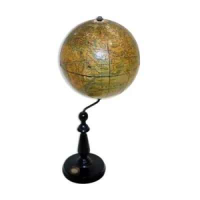 Globe terrestre en bois,