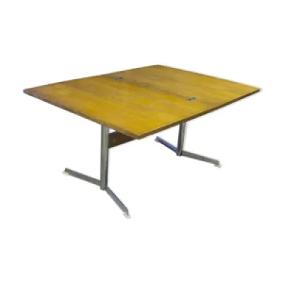 Folding on chromed metal - base table