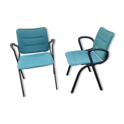 Paire de fauteuils conforto - design