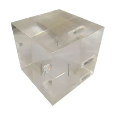 Lampe cube en plexi Plugg - design 2000