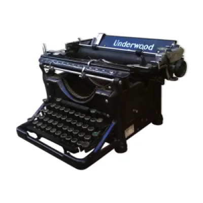 Machine a écrire ancienne
