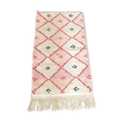 tapis boucherouite rose - blanc