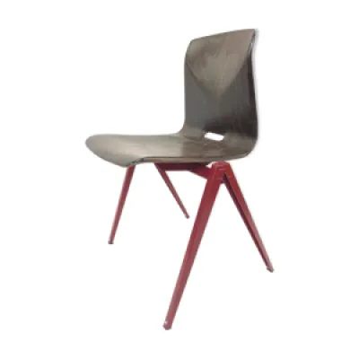 Chaise scolaire empilable - galvanitas pagholz