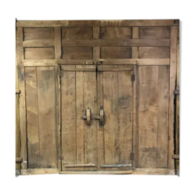 Ancienne porte en bois - encadrement