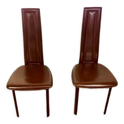 2 chaises total cuir