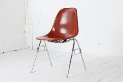 Chaise d'appoint par - ray eames