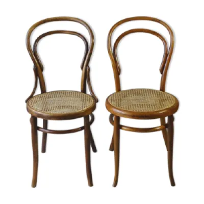 Deux chaises bistrot
