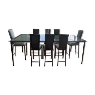 Table de salle à manger - chaises design
