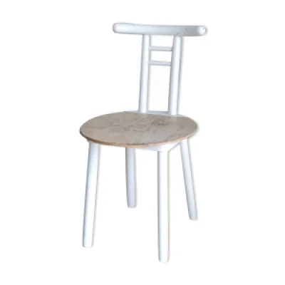 chaise blanche en bois - design