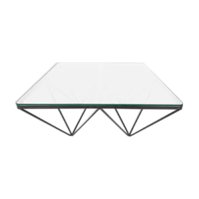 table basse en métal - verre