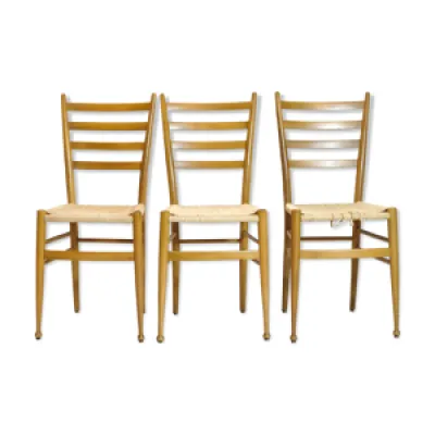Trio de chaises en bois