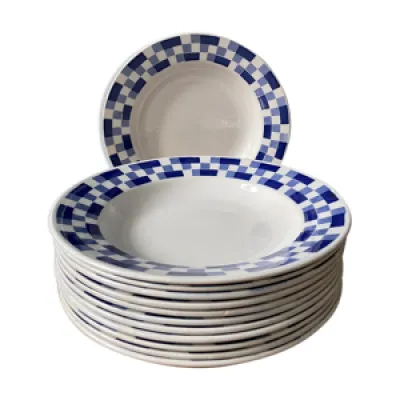 Série de 12 assiettes - creuses porcelaine