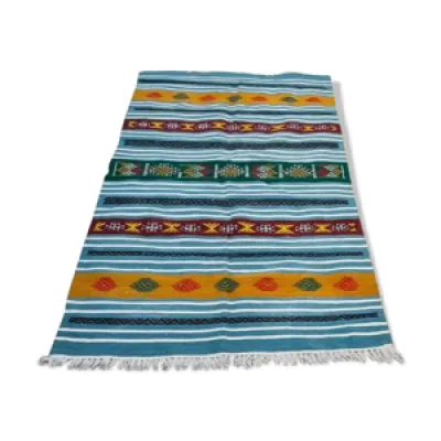 Tapis bleu traditionnel - motifs