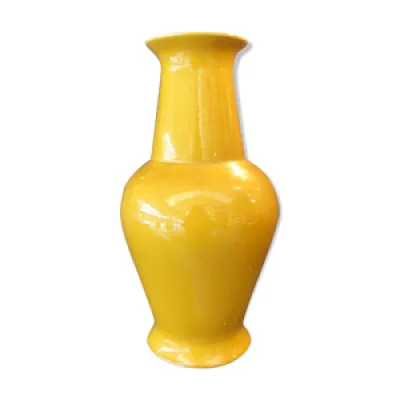 Vase jaune en céramique - xxe