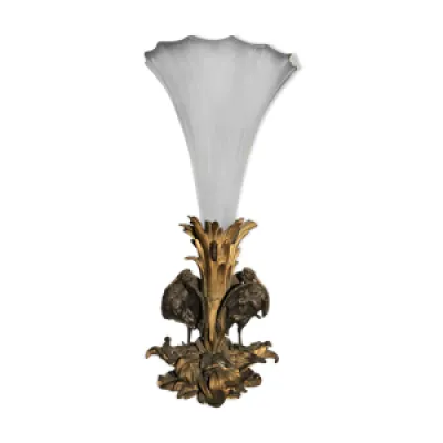 Vase cornet en bronze,