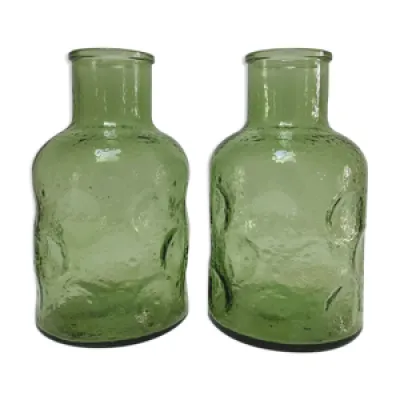 Deux vases verre moulé - vert