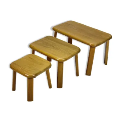 tables gigognes modernistes - 1960