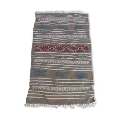 Tapis gris berbère fait - laine traditionnel
