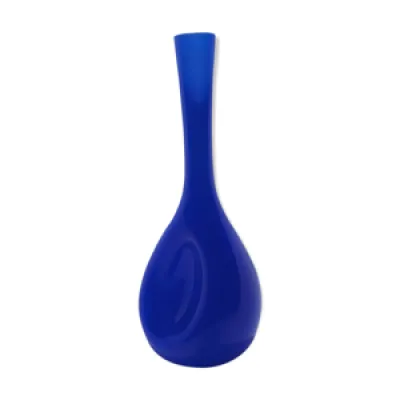 Vase en verre bleu scandinave par