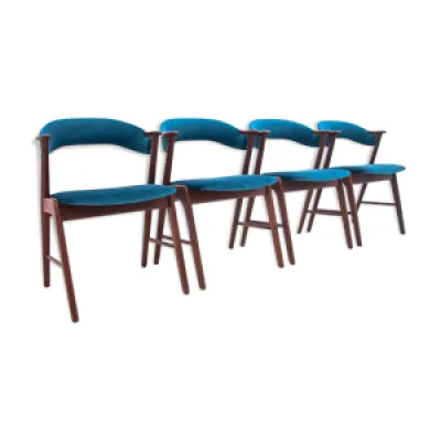 Quatre chaises bleues - conception danoise