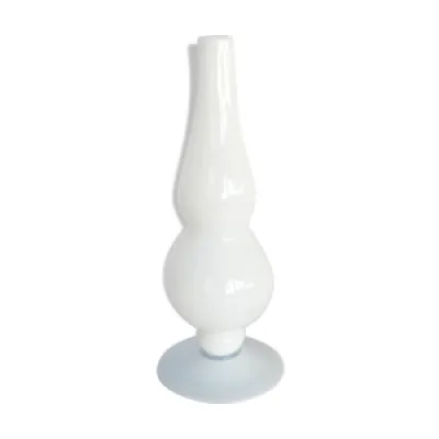 Vase haut opaline blanche