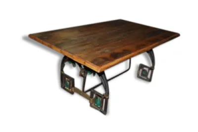 Table de salon avec pietement - art fer