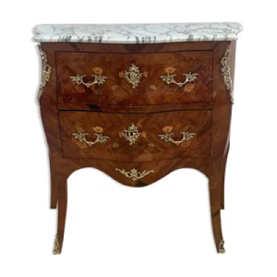 Commode galbée en marqueterie - style