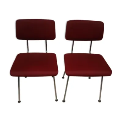 2 chaises en skaï rouge