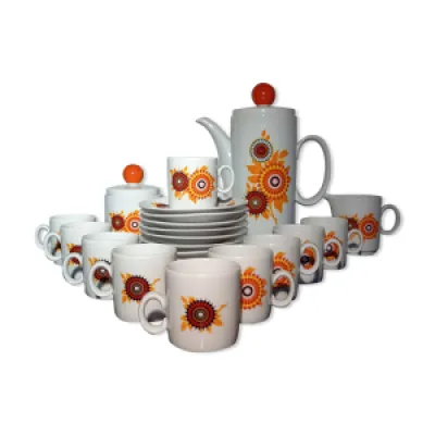 Service à café en porcelaine - motifs floraux