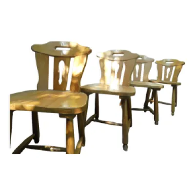 4 chaises en pin vers - 1980