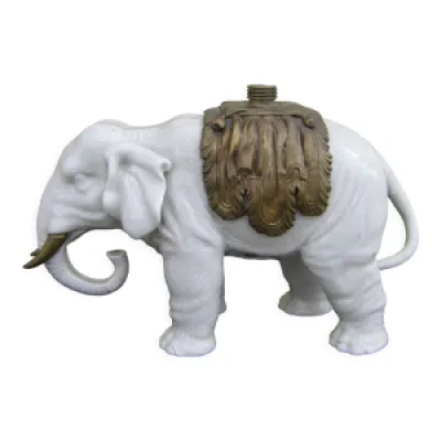 Eléphant en porcelaine - blanche