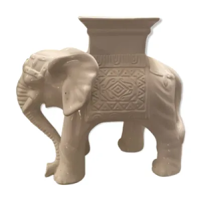 Vase éléphant en porcelaine