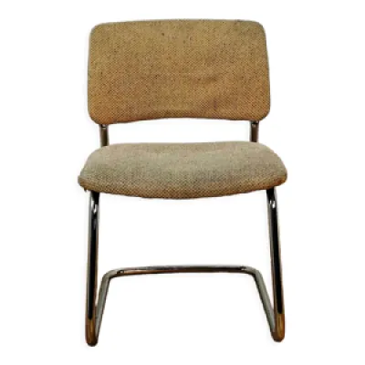 Chaise vintage par strafor