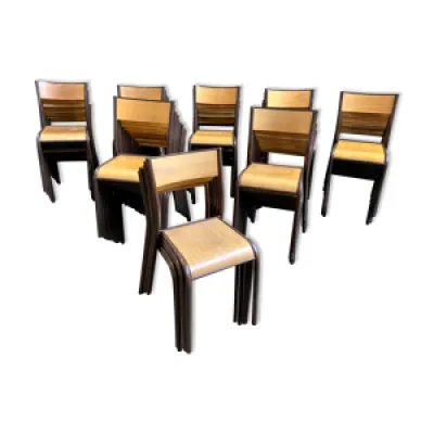 80 chaises d’école