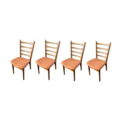 Ensemble de quatre chaises,