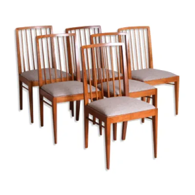 Ensemble de six chaises,