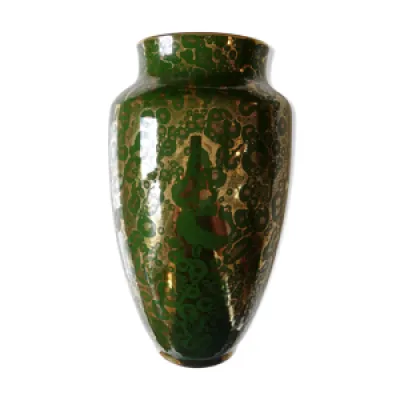 Vase ovoïde en faïence - fond vert